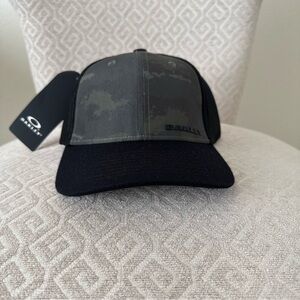 Oakley  Green Brush Camo Flexfit Stretch Mesh Back Trucker Hat S/M